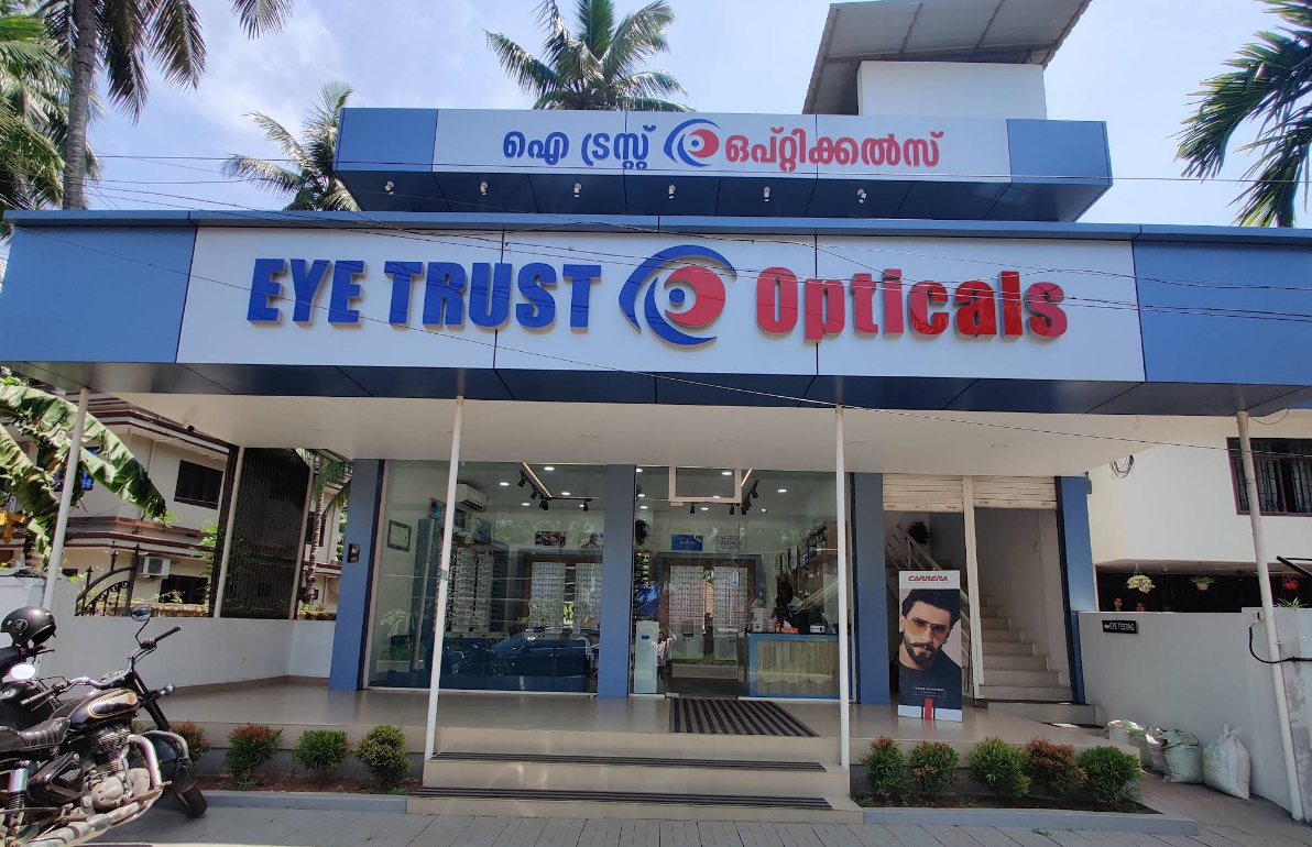 GRAND OPTICALS(MNK)