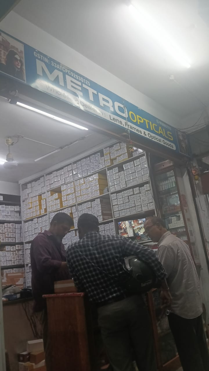 METRO OPTICALS